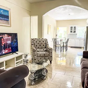 https://red-hassell-manor.greaterantilleshotels.net